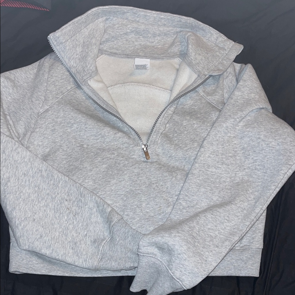 Pullover sweater
